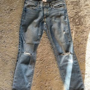 PUC Light wash HUDSON jeans 👖!!